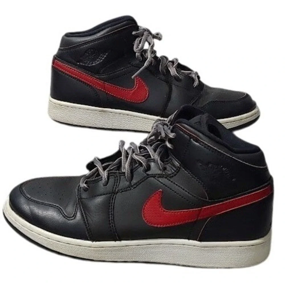 Nike Air Jordan 1 Mid GS Youth Size 6Y Black Gym Red 554725-009 Sneakers